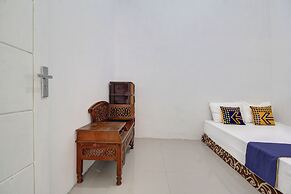 Super OYO 92118 Alif House Syariah 2