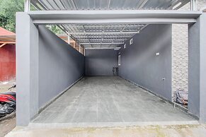 Super OYO 92118 Alif House Syariah 2