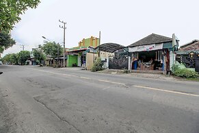 Super OYO 92118 Alif House Syariah 2