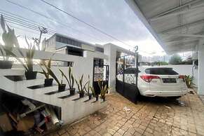 EXPRESS O 92147 Nia Residence