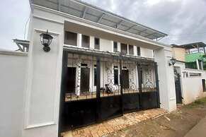 EXPRESS O 92147 Nia Residence