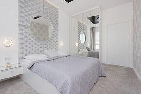 Elegant Apartment Warsaw by Renters