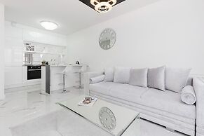 Elegant Apartment Warsaw by Renters