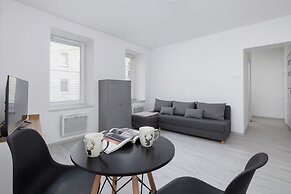Cozy Studio Chorzow by Renters