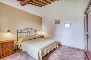 Uva Family Apt Shared Pool,volterra