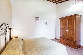 Uva Family Apt Shared Pool,volterra