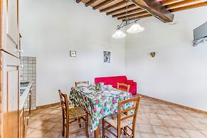 Uva Family Apt Shared Pool,volterra