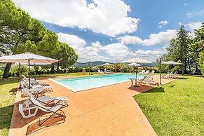 Uva Family Apt Shared Pool,volterra