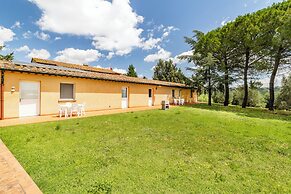 Ribes Family Apt Shared Pool,volterra