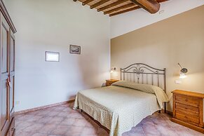 Ribes Family Apt Shared Pool,volterra