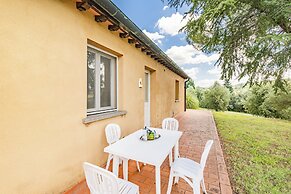 Ribes Family Apt Shared Pool,volterra