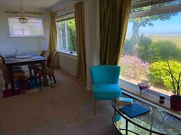 2 Bed Retreat With Amazing Sea Views in Brighton