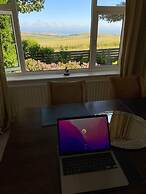 2 Bed Retreat With Amazing Sea Views in Brighton