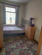 Paradise Apartment- Female Only