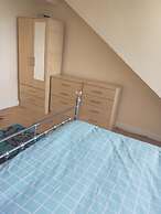 Paradise Apartment- Female Only