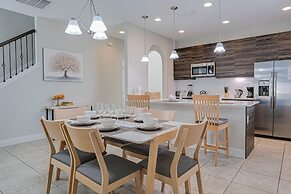 Balmoral Resort-126mc 3 Bedroom Home by RedAwning