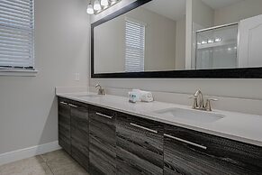 Balmoral Resort-126mc 3 Bedroom Home by RedAwning