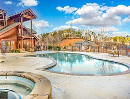 Golf View 2 Bedroom Cabin by RedAwning