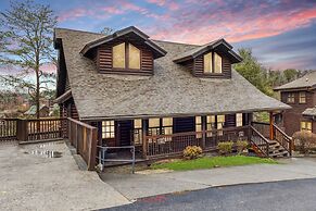 Golf View 2 Bedroom Cabin by RedAwning