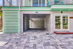 391 A&b 4 Bedroom Townhouse by RedAwning