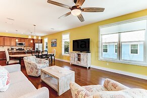 391 A&b 4 Bedroom Townhouse by RedAwning