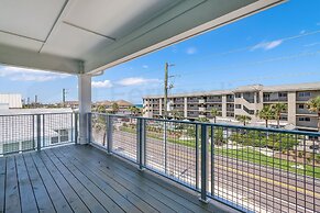 391 A&b 4 Bedroom Townhouse by RedAwning