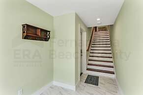 391 A&b 4 Bedroom Townhouse by RedAwning