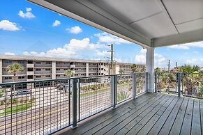 391 A&b 4 Bedroom Townhouse by RedAwning