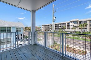 391 A&b 4 Bedroom Townhouse by RedAwning