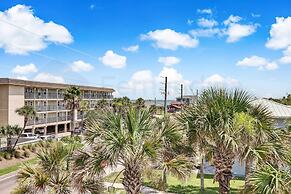 391 A&b 4 Bedroom Townhouse by RedAwning