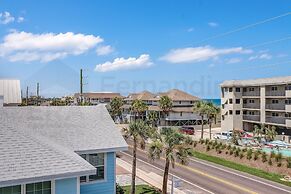 391 A&b 4 Bedroom Townhouse by RedAwning