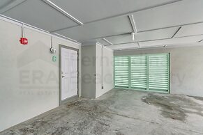 391 S Fletcher Ave C 3 Bedroom Townhouse by RedAwning