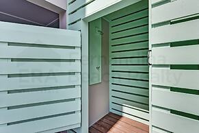 391 S Fletcher Ave C 3 Bedroom Townhouse by RedAwning