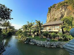 Athena Premier Resort Ninh Bình