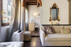 Borgo Art Apartment by Mmega