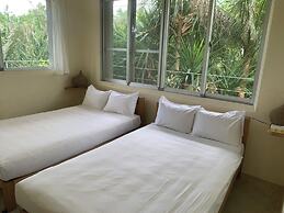 Blue Cave Hotel in Green