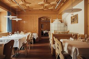 Sports and Nature Hotel Boè