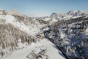 Sports and Nature Hotel Boè