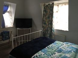 Beautiful 2-bed Apartment in Dagenham