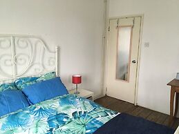 Beautiful 2-bed Apartment in Dagenham
