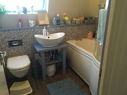 Beautiful 2-bed Apartment in Dagenham