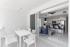 Ocean Club Treasure Island Hotel