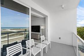 Ocean Club Treasure Island Hotel