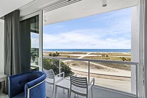 Ocean Club Treasure Island Hotel