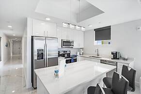 Ocean Club Treasure Island Hotel