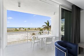 Ocean Club Treasure Island Hotel