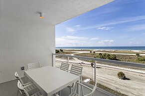 Ocean Club Treasure Island Hotel