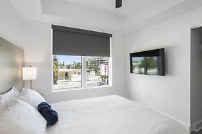 Ocean Club Treasure Island Hotel