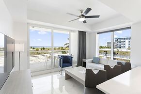 Ocean Club Treasure Island Hotel