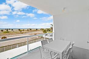 Ocean Club Treasure Island Hotel